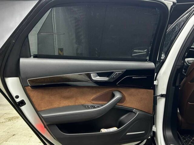 Белый Ауди А8, объемом двигателя 3 л и пробегом 217 тыс. км за 22000 $, фото 22 на Automoto.ua