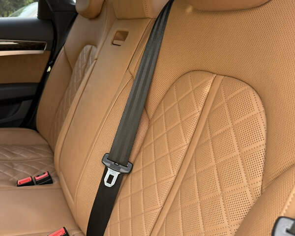 Белый Ауди А8, объемом двигателя 2.97 л и пробегом 178 тыс. км за 27900 $, фото 10 на Automoto.ua