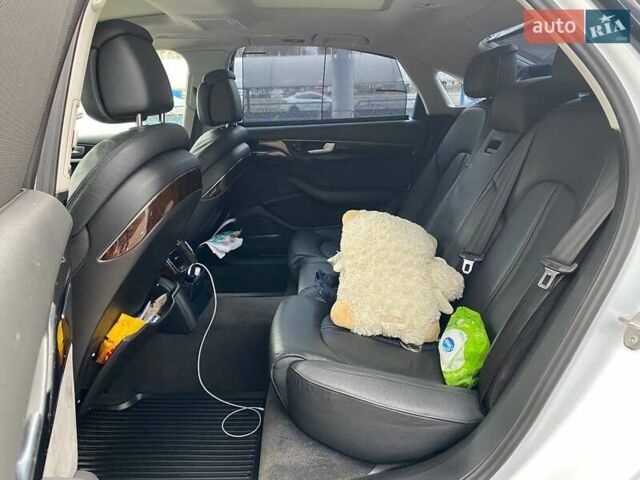 Белый Ауди А8, объемом двигателя 3 л и пробегом 216 тыс. км за 25900 $, фото 13 на Automoto.ua