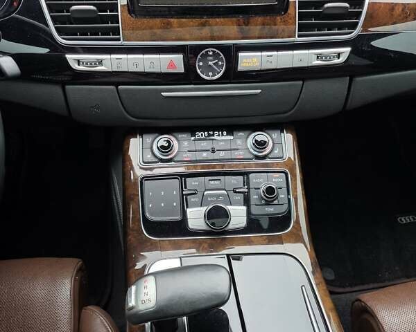 Белый Ауди А8, объемом двигателя 3 л и пробегом 193 тыс. км за 21000 $, фото 10 на Automoto.ua