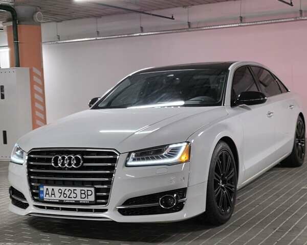 Белый Ауди А8, объемом двигателя 3 л и пробегом 193 тыс. км за 21000 $, фото 4 на Automoto.ua