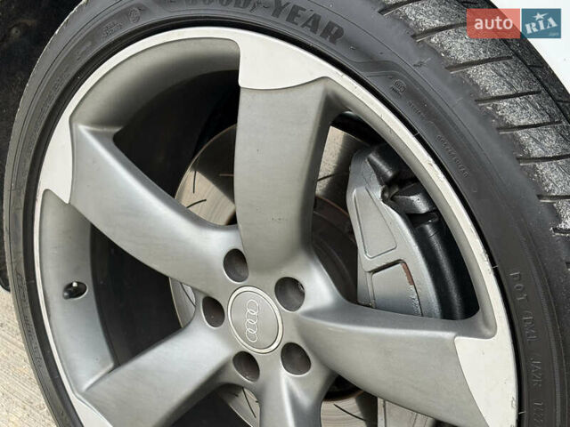 Білий Ауді A8, об'ємом двигуна 4.2 л та пробігом 269 тис. км за 25500 $, фото 9 на Automoto.ua