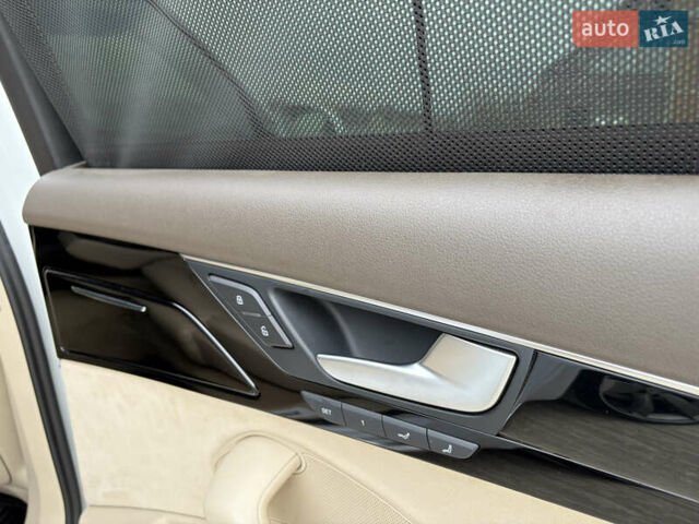 Білий Ауді A8, об'ємом двигуна 4.2 л та пробігом 269 тис. км за 25500 $, фото 40 на Automoto.ua