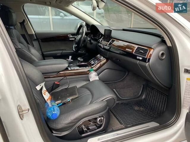 Белый Ауди А8, объемом двигателя 3 л и пробегом 216 тыс. км за 25900 $, фото 10 на Automoto.ua