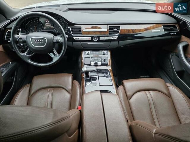 Белый Ауди А8, объемом двигателя 3 л и пробегом 193 тыс. км за 21000 $, фото 15 на Automoto.ua