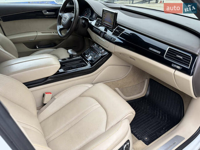 Білий Ауді A8, об'ємом двигуна 4.2 л та пробігом 269 тис. км за 25500 $, фото 18 на Automoto.ua