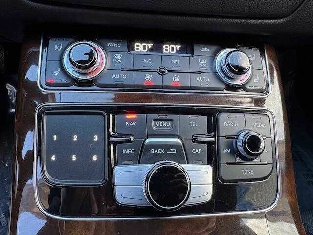 Білий Ауді A8, об'ємом двигуна 4 л та пробігом 56 тис. км за 5300 $, фото 6 на Automoto.ua