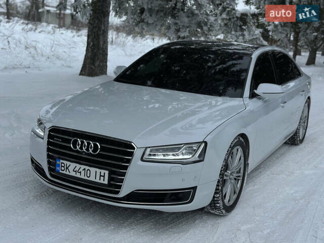 Белый Ауди А8, объемом двигателя 3 л и пробегом 159 тыс. км за 20000 $, фото 2 на Automoto.ua