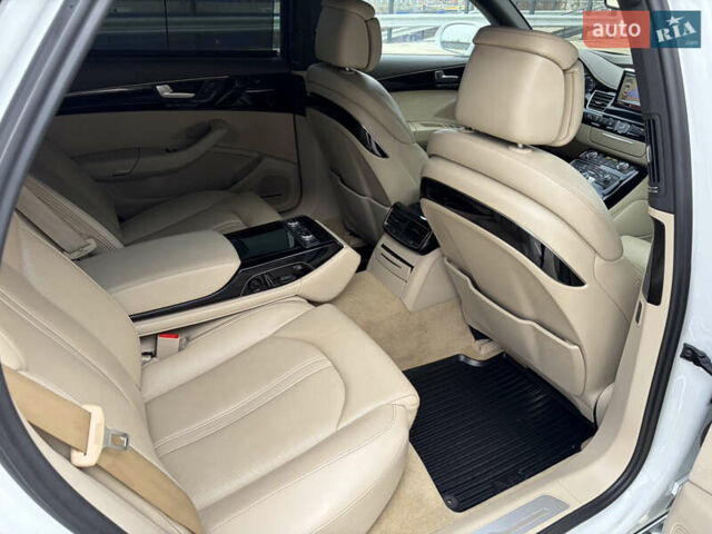 Білий Ауді A8, об'ємом двигуна 4.2 л та пробігом 269 тис. км за 25500 $, фото 19 на Automoto.ua