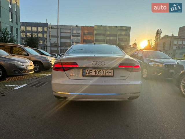 Белый Ауди А8, объемом двигателя 3 л и пробегом 201 тыс. км за 23800 $, фото 6 на Automoto.ua