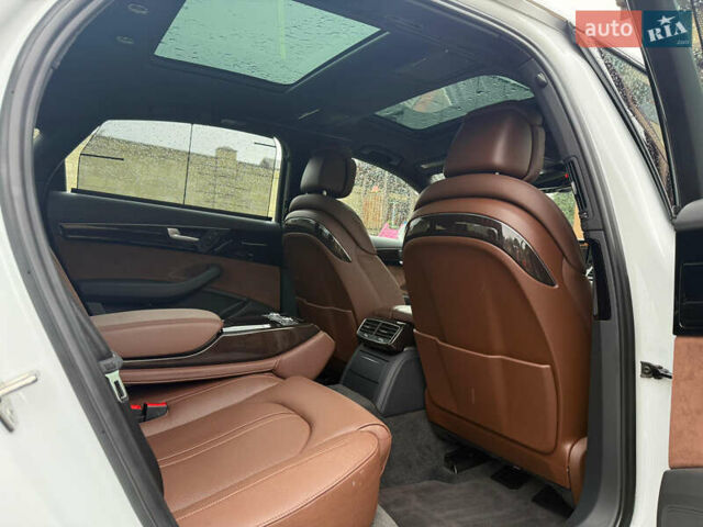 Белый Ауди А8, объемом двигателя 3 л и пробегом 110 тыс. км за 25000 $, фото 42 на Automoto.ua