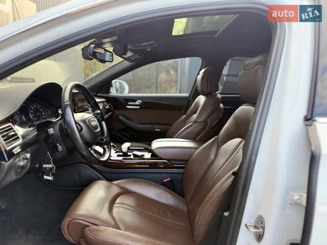 Белый Ауди А8, объемом двигателя 3 л и пробегом 205 тыс. км за 17900 $, фото 35 на Automoto.ua