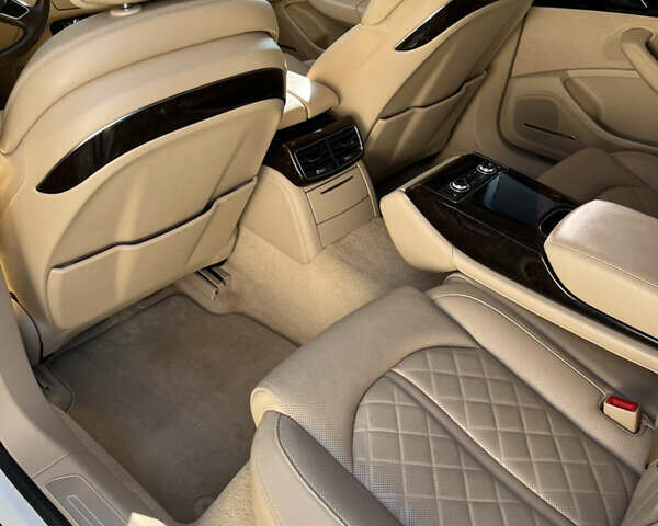 Білий Ауді A8, об'ємом двигуна 3 л та пробігом 129 тис. км за 25000 $, фото 25 на Automoto.ua