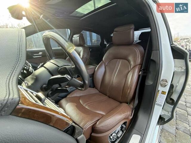 Белый Ауди А8, объемом двигателя 3 л и пробегом 205 тыс. км за 17900 $, фото 43 на Automoto.ua