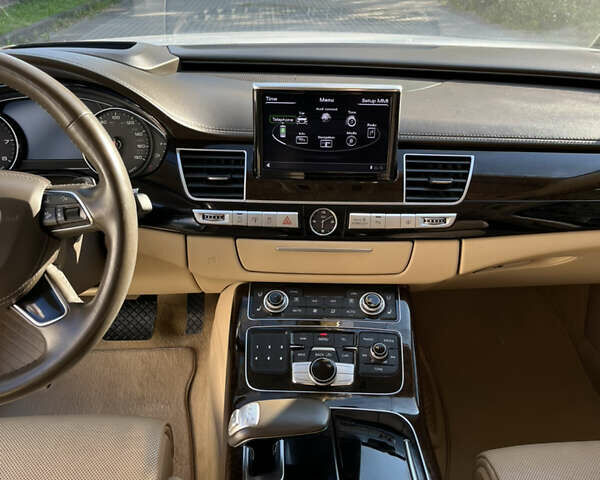 Білий Ауді A8, об'ємом двигуна 3 л та пробігом 129 тис. км за 25000 $, фото 15 на Automoto.ua