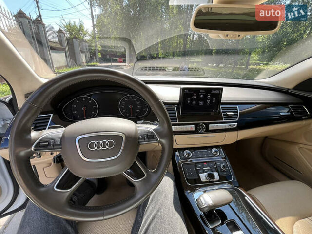 Білий Ауді A8, об'ємом двигуна 3 л та пробігом 129 тис. км за 25000 $, фото 16 на Automoto.ua