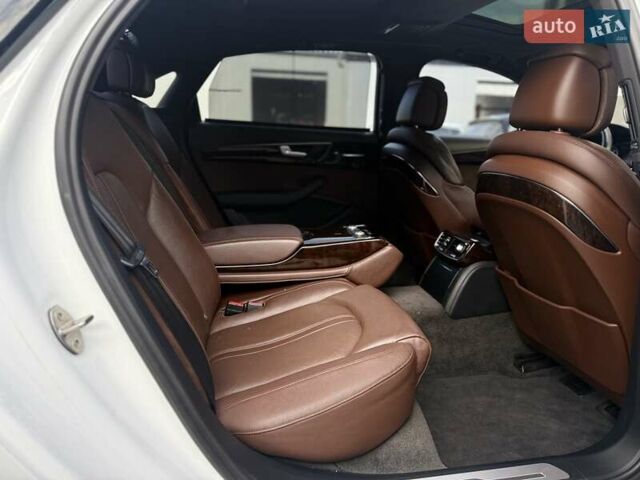 Белый Ауди А8, объемом двигателя 3 л и пробегом 205 тыс. км за 17900 $, фото 81 на Automoto.ua