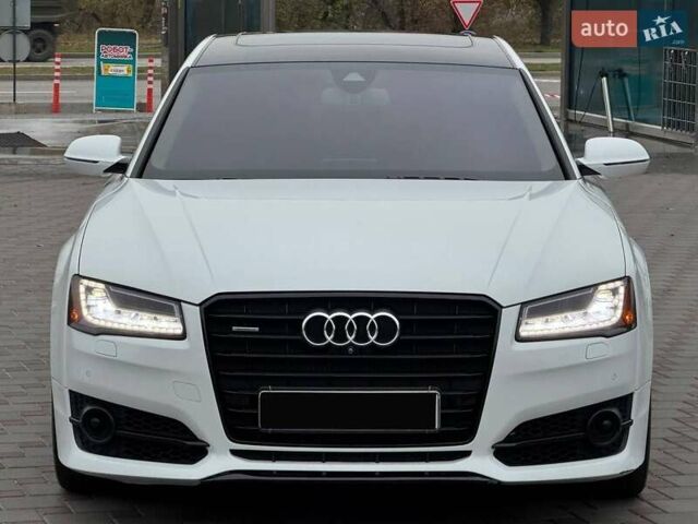 Белый Ауди А8, объемом двигателя 3 л и пробегом 95 тыс. км за 23900 $, фото 2 на Automoto.ua