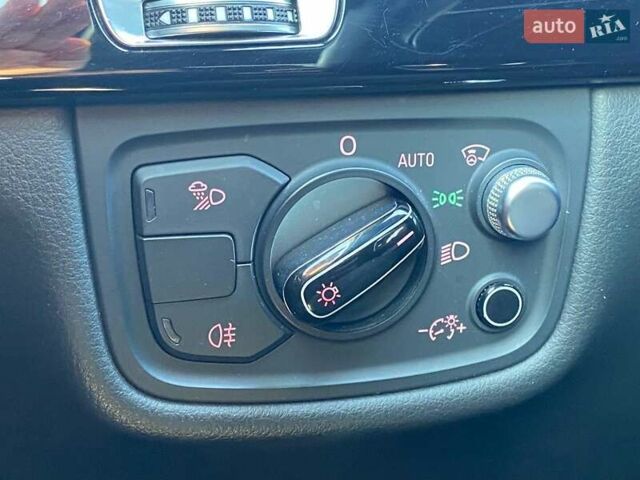 Білий Ауді A8, об'ємом двигуна 3 л та пробігом 98 тис. км за 40990 $, фото 24 на Automoto.ua