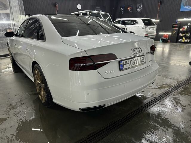 Білий Ауді A8, об'ємом двигуна 3 л та пробігом 173 тис. км за 30000 $, фото 1 на Automoto.ua