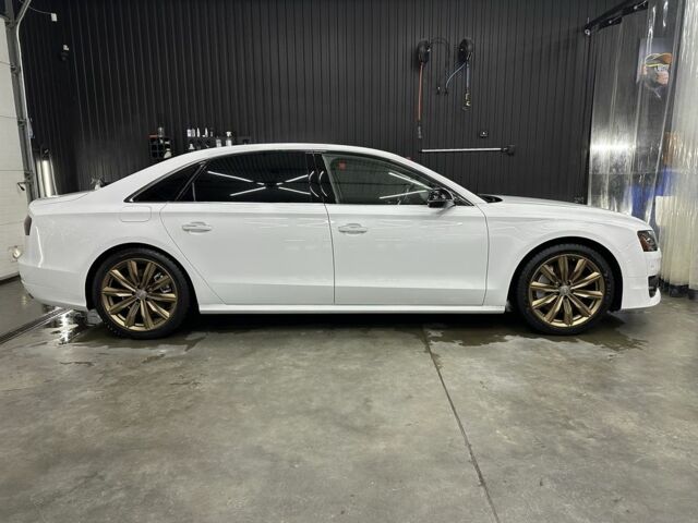 Білий Ауді A8, об'ємом двигуна 3 л та пробігом 173 тис. км за 30000 $, фото 3 на Automoto.ua