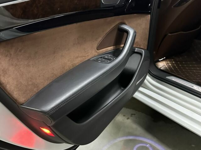 Білий Ауді A8, об'ємом двигуна 3 л та пробігом 173 тис. км за 30000 $, фото 8 на Automoto.ua
