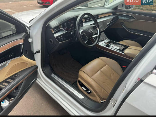 Білий Ауді A8, об'ємом двигуна 3 л та пробігом 83 тис. км за 46999 $, фото 12 на Automoto.ua