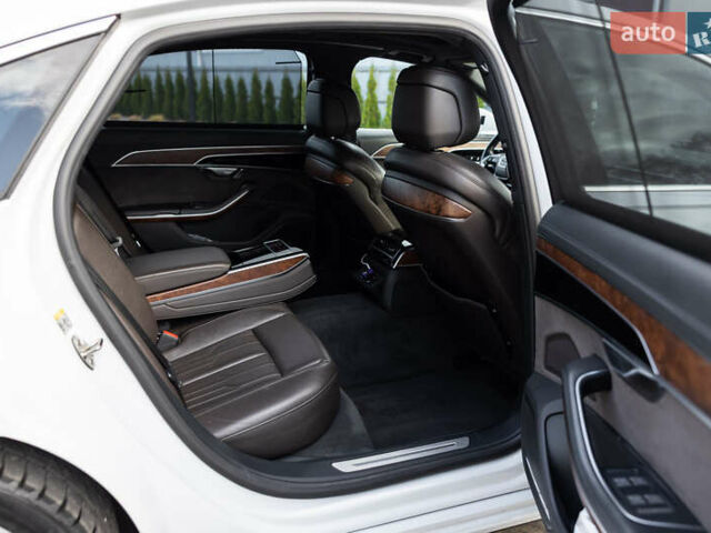 Белый Ауди А8, объемом двигателя 3 л и пробегом 165 тыс. км за 43500 $, фото 71 на Automoto.ua