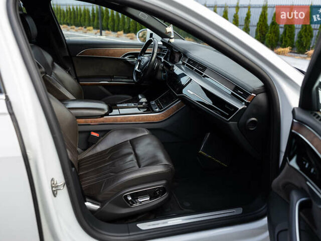 Белый Ауди А8, объемом двигателя 3 л и пробегом 165 тыс. км за 43500 $, фото 79 на Automoto.ua