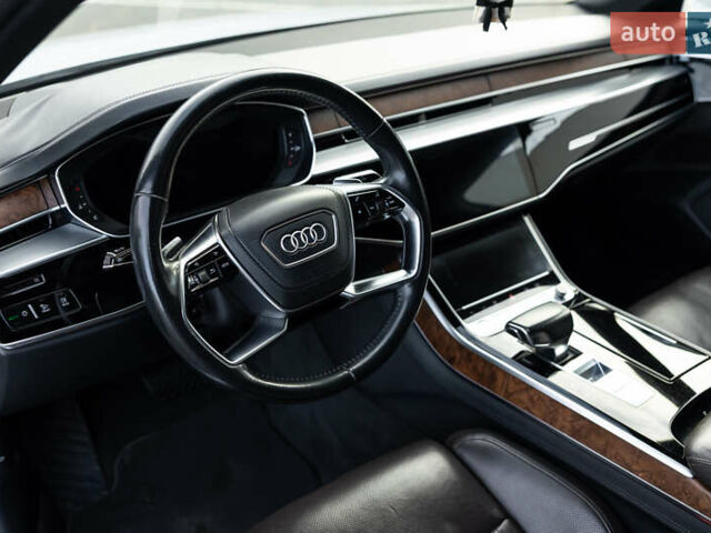 Белый Ауди А8, объемом двигателя 3 л и пробегом 165 тыс. км за 43500 $, фото 14 на Automoto.ua