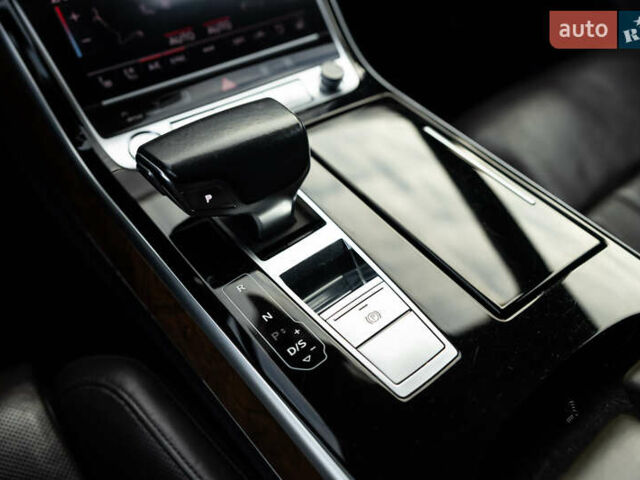 Белый Ауди А8, объемом двигателя 3 л и пробегом 165 тыс. км за 43500 $, фото 41 на Automoto.ua