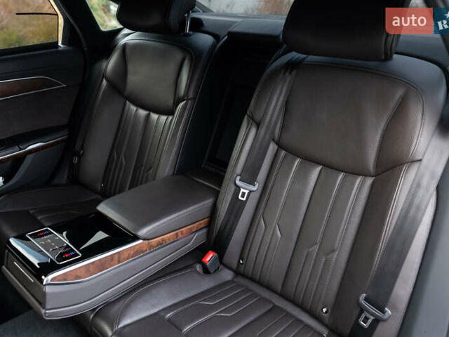 Белый Ауди А8, объемом двигателя 3 л и пробегом 165 тыс. км за 43500 $, фото 67 на Automoto.ua