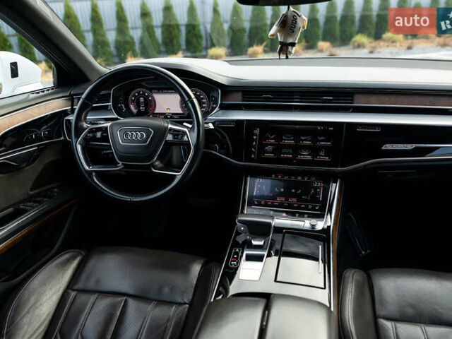 Белый Ауди А8, объемом двигателя 3 л и пробегом 165 тыс. км за 43500 $, фото 77 на Automoto.ua