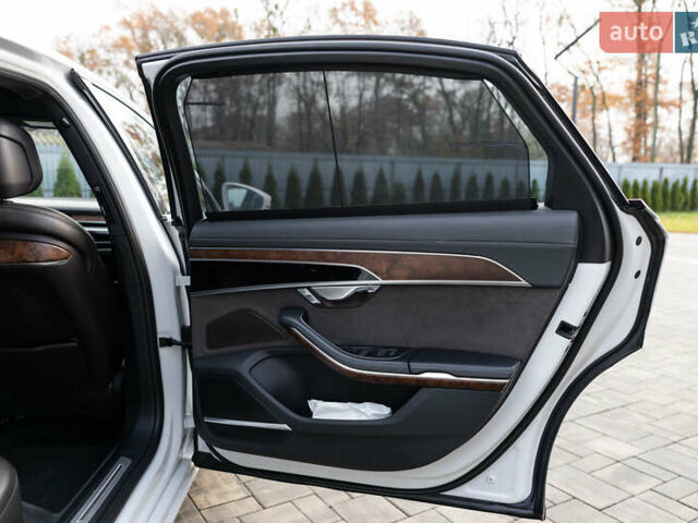 Белый Ауди А8, объемом двигателя 3 л и пробегом 165 тыс. км за 43500 $, фото 74 на Automoto.ua