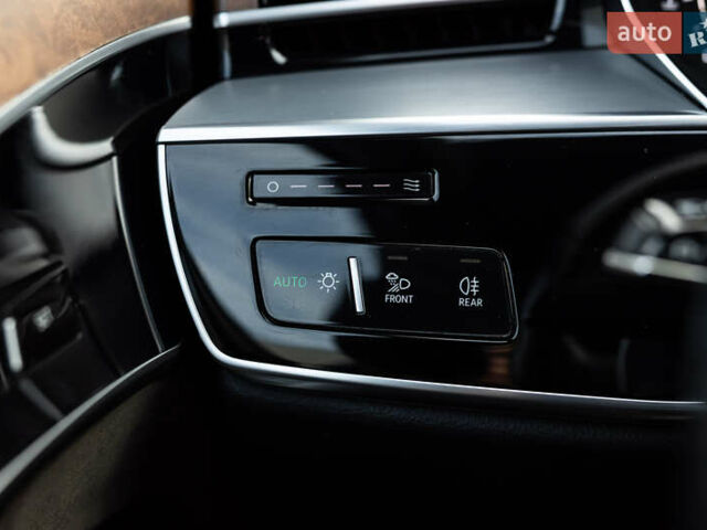 Белый Ауди А8, объемом двигателя 3 л и пробегом 165 тыс. км за 43500 $, фото 25 на Automoto.ua