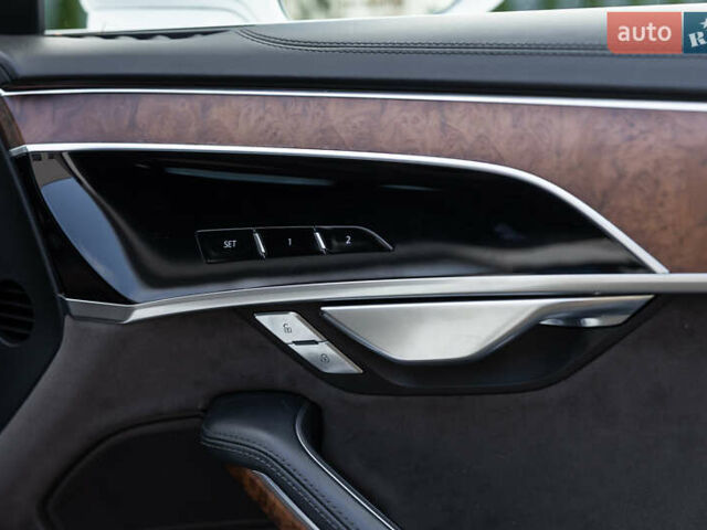 Белый Ауди А8, объемом двигателя 3 л и пробегом 165 тыс. км за 43500 $, фото 88 на Automoto.ua