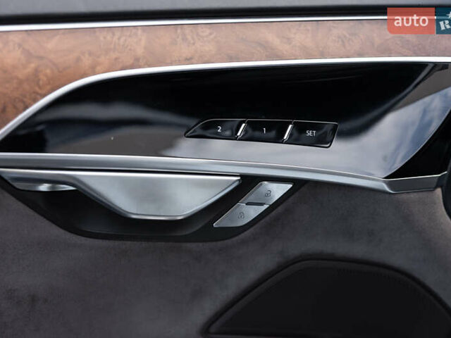 Белый Ауди А8, объемом двигателя 3 л и пробегом 165 тыс. км за 43500 $, фото 22 на Automoto.ua