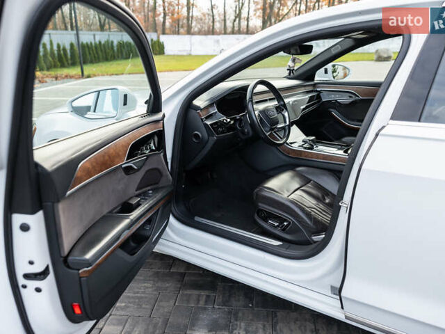 Белый Ауди А8, объемом двигателя 3 л и пробегом 165 тыс. км за 43500 $, фото 12 на Automoto.ua