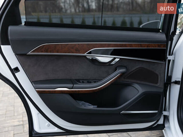 Белый Ауди А8, объемом двигателя 3 л и пробегом 165 тыс. км за 43500 $, фото 64 на Automoto.ua