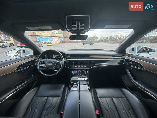 Белый Ауди А8, объемом двигателя 3 л и пробегом 84 тыс. км за 45500 $, фото 7 на Automoto.ua