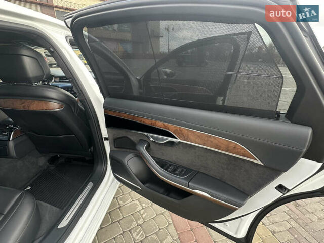Белый Ауди А8, объемом двигателя 3 л и пробегом 84 тыс. км за 45500 $, фото 5 на Automoto.ua
