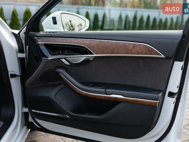 Белый Ауди А8, объемом двигателя 3 л и пробегом 165 тыс. км за 43500 $, фото 87 на Automoto.ua