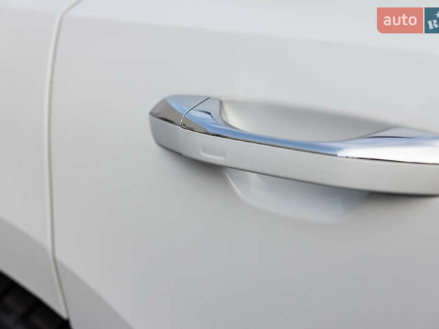 Белый Ауди А8, объемом двигателя 3 л и пробегом 165 тыс. км за 43500 $, фото 92 на Automoto.ua