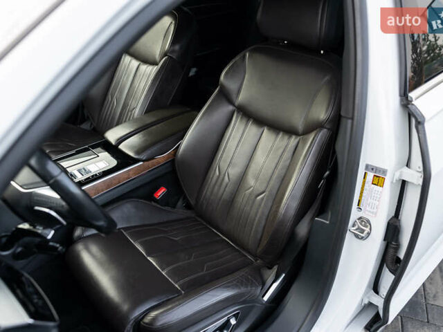 Белый Ауди А8, объемом двигателя 3 л и пробегом 165 тыс. км за 43500 $, фото 15 на Automoto.ua