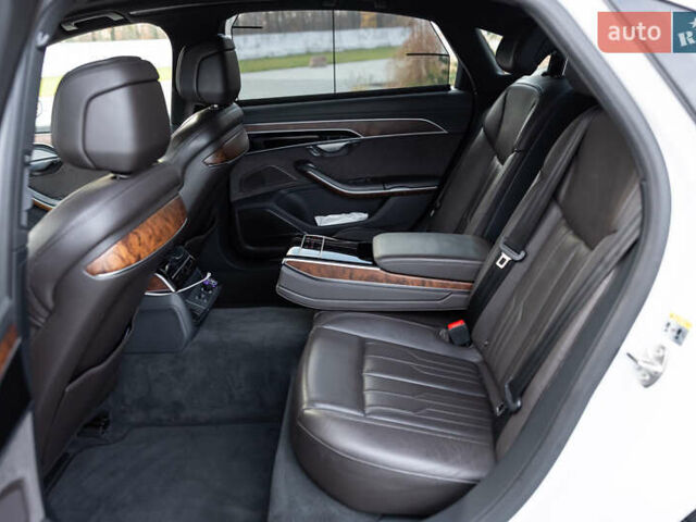 Белый Ауди А8, объемом двигателя 3 л и пробегом 165 тыс. км за 43500 $, фото 62 на Automoto.ua