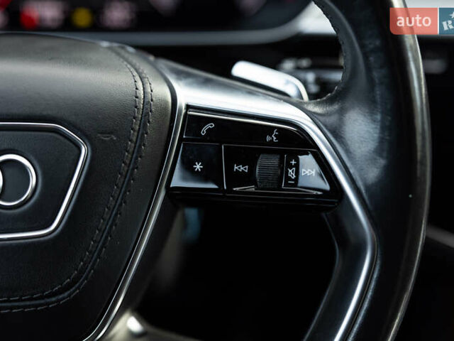 Белый Ауди А8, объемом двигателя 3 л и пробегом 165 тыс. км за 43500 $, фото 31 на Automoto.ua