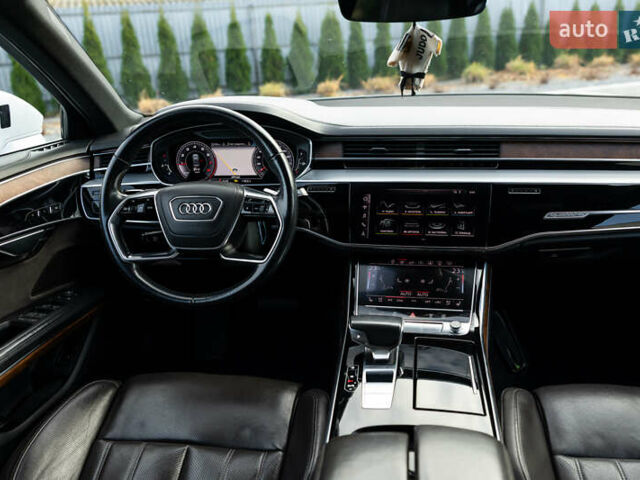 Белый Ауди А8, объемом двигателя 3 л и пробегом 165 тыс. км за 43500 $, фото 78 на Automoto.ua