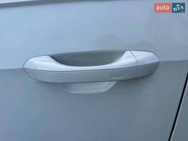 Белый Ауди А8, объемом двигателя 3 л и пробегом 53 тыс. км за 58000 $, фото 37 на Automoto.ua