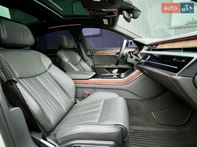 Белый Ауди А8, объемом двигателя 3 л и пробегом 45 тыс. км за 54900 $, фото 64 на Automoto.ua