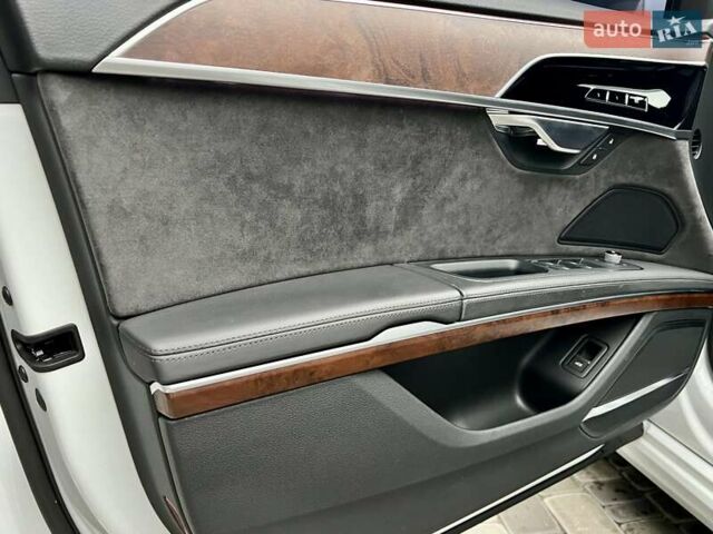 Белый Ауди А8, объемом двигателя 3 л и пробегом 45 тыс. км за 54900 $, фото 13 на Automoto.ua